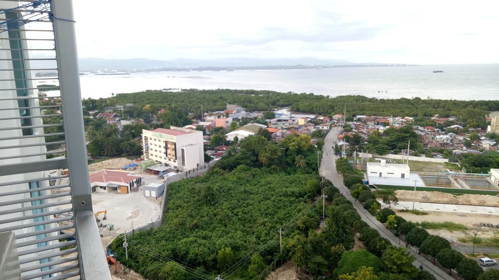 Mactan Newtown Condo Мактан Экстерьер фото